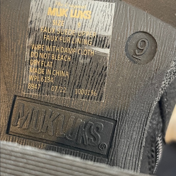 MUK LUKS Women's Riser Pop Boots Black Faux Fur Lining Memory Foam Insole 9 NEW - Picture 12 of 16